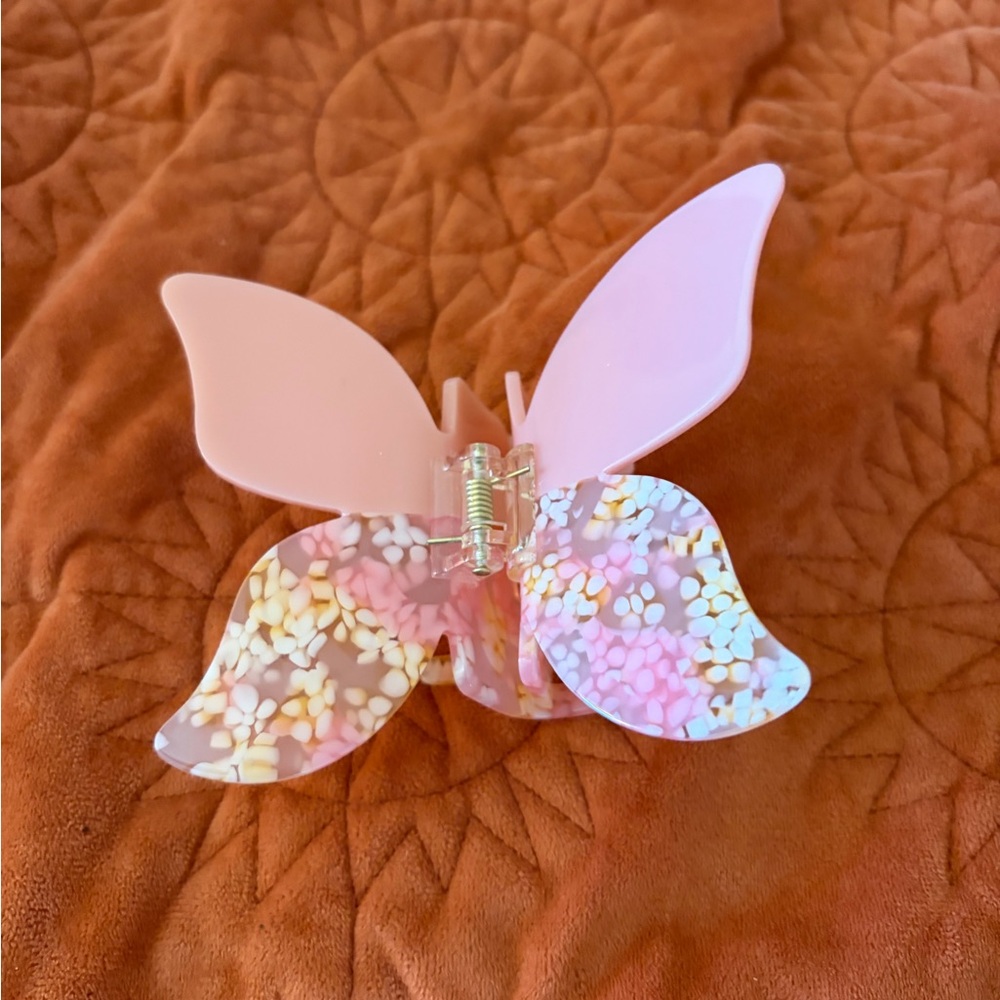 Urban Outfitters✨Butterfly Mega Claw Clip - Picture 2 of 3